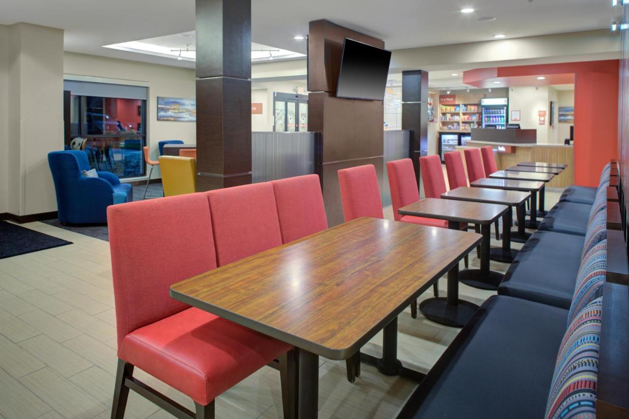 Hotel Towneplace By Marriottdetroit 3*